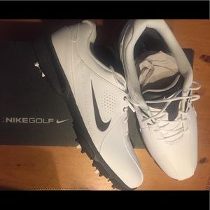 New Men's Nike Golf shoes, size 11